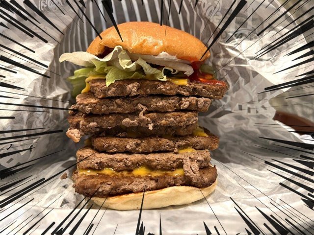牛肉パティを7枚重ねた巨大バーガー「MEGA Wendy's」